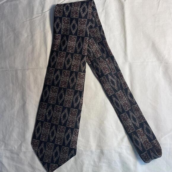 Vintage 70s Pierre Cardin Made in USA 100% Italian Silk Tie - Picture 2 of 3